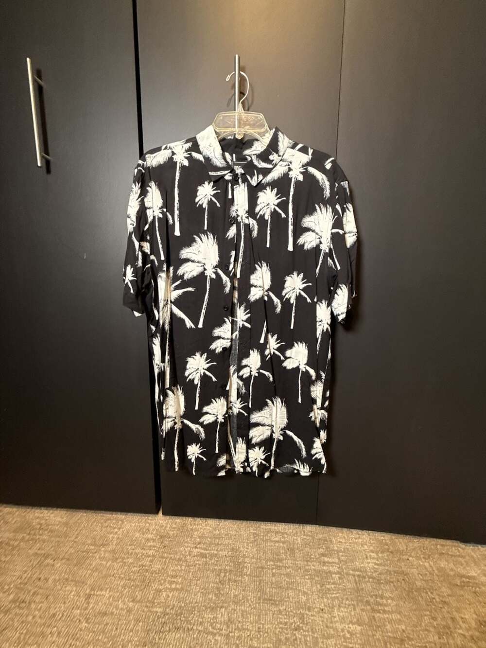PX Premium Xpression Black and White Palm Tree Short Sleeve Button Down Shirt